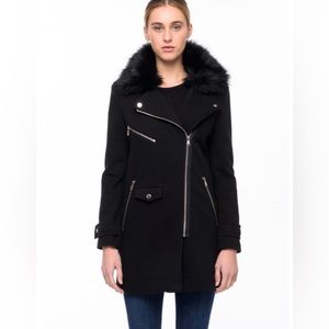 John + Jenn Wilbur Caviar Faux Fur Collar Coat in black (small)